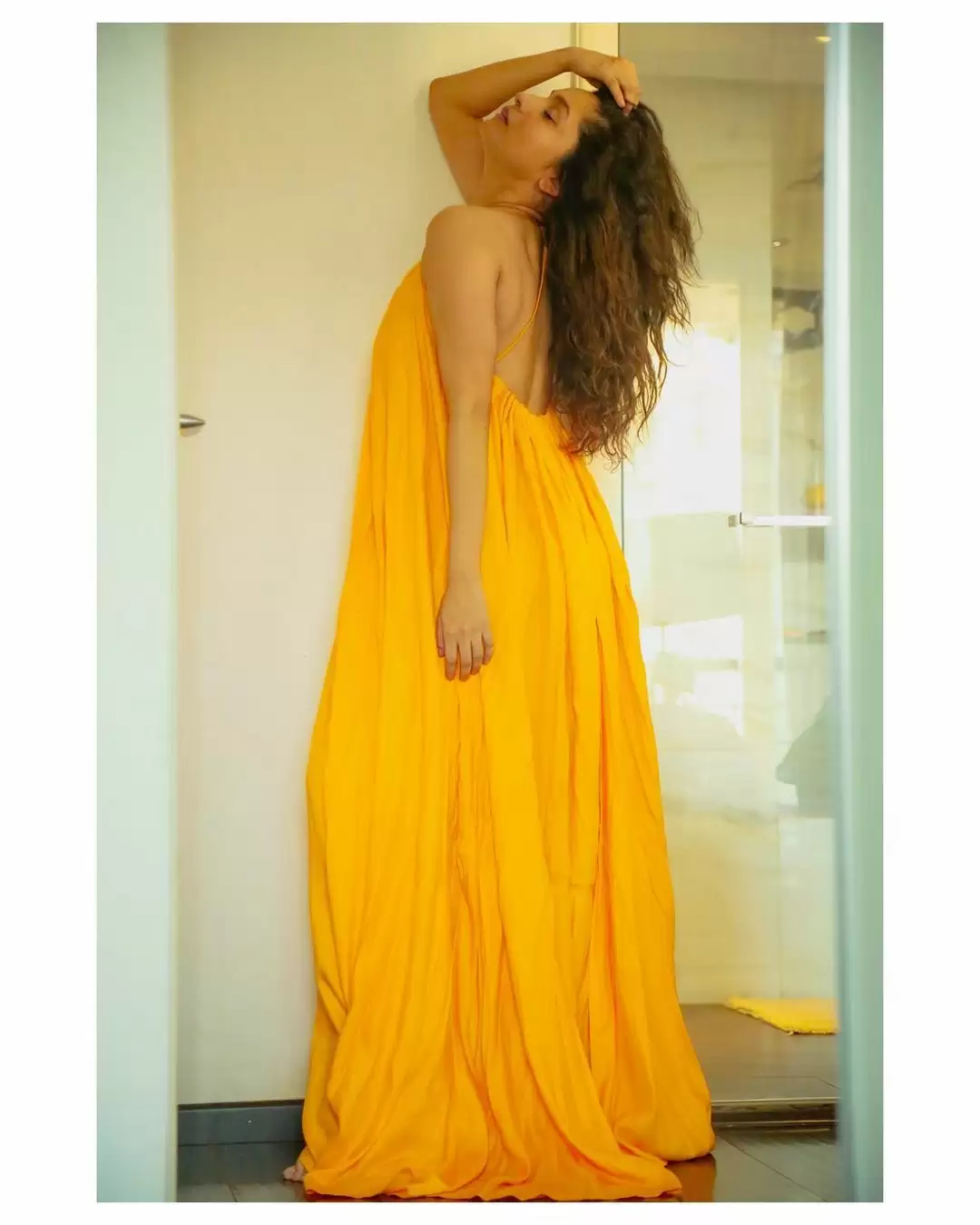 Ankita Lokhande ने कोहरे के बीच पूल में दिखाईं अदाएं, यहां देखे तस्वीरें