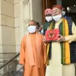 योगी सरकार ने पेश किया 55,0270 करोड़ रुपये का पहला पेपरलेस बजट