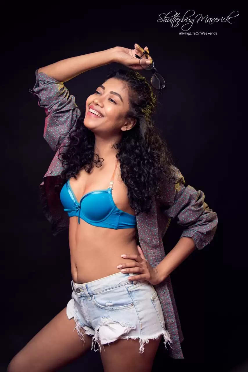 Model Sonali Haldar ने अपनी खूबसूरत तस्वीरों से बिखेरा इंटरनेट वर्ल्ड पे जादू