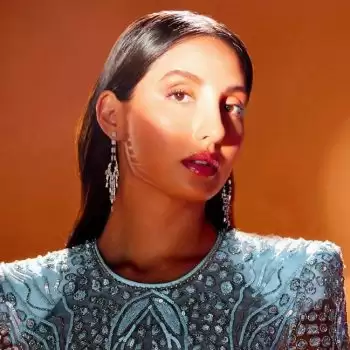 Nora Fatehi ने फिर बढ़ाई फैंस के दिलों की धड़कन, देखिये तस्वीरें