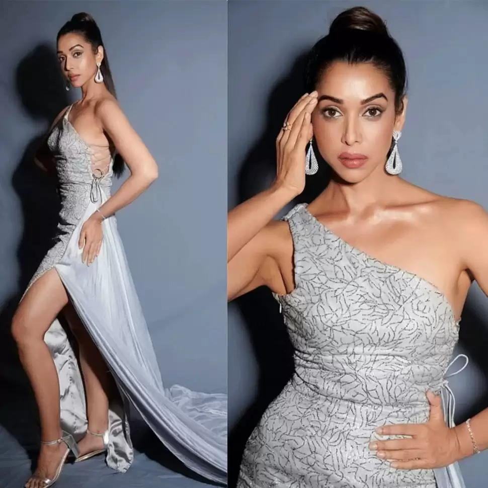 Viral Photos: आश्रम ( वेब सीरीज ) के किदार डॉक्टर नताशा से मशहूर हुई, Anupriya Goenka