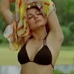 अनुष्का के बिकनी फोटोज़ ने उड़ाए होश