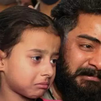 ‘प्लीज, मेरे पापा को छोड़ दो’