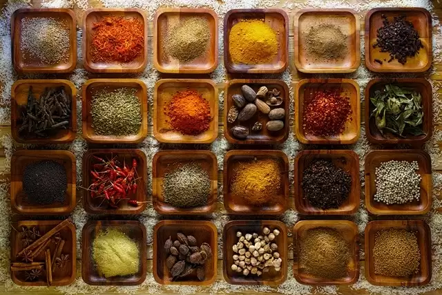 घर का बना शुद्ध गरम मसाला खाने में डाल देगा जान, जानिए रेसिपी
