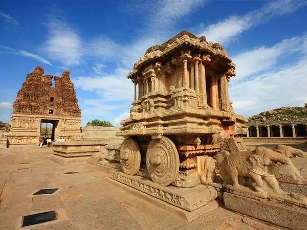 इन जगहों पर घरवालों के साथ जा सकते हैं घूमने