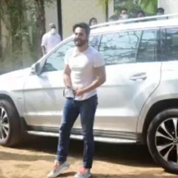 शादी से पहले वरुण धवन की कार का एक्सीडेंट