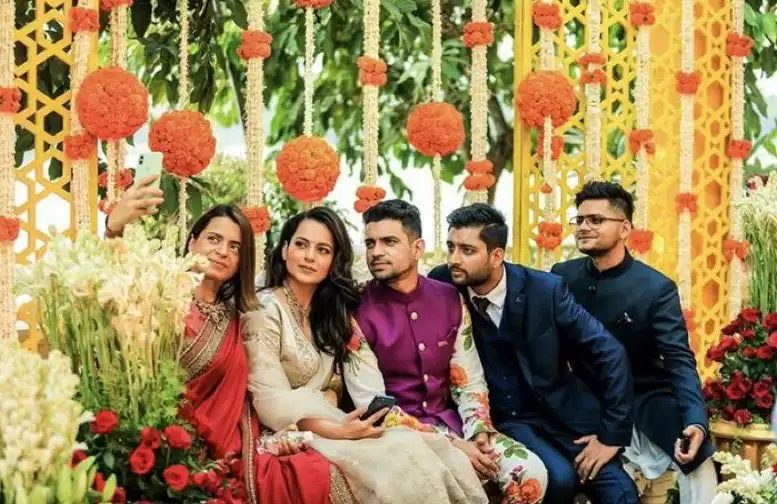 Bhai Dooj 2020: इस तरह सेलेब्स भाई-बहनों ने मनाया Bhai Dooj का त्योहार, देखें वायरल तस्वीरें