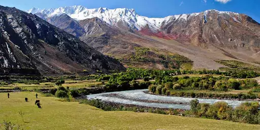 Leh Ladakh Zanskar Valley: जंस्कार घाटी में होता है अद्भुद एहसास, बर्फ से ढके पहाड़ों और स्वच्छ नदियों से सजी है ये घाटी