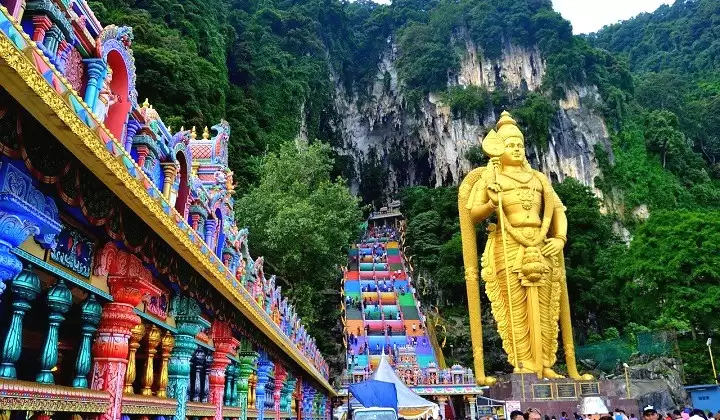 विदेशों में स्थित हैं ये प्रसिद्ध मंदिर, यहां जरूर करें तीर्थ दर्शन