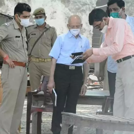 शूटआउट कांड की हकीकत जानने पहुंचे बिकरु पहुंचे रिटायर जज शशिकांत अग्रवाल
