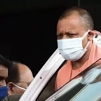 सीएम योगी के अचानक दिल्ली दौरे से सियासी कयासों का दौर फिर शुरू
