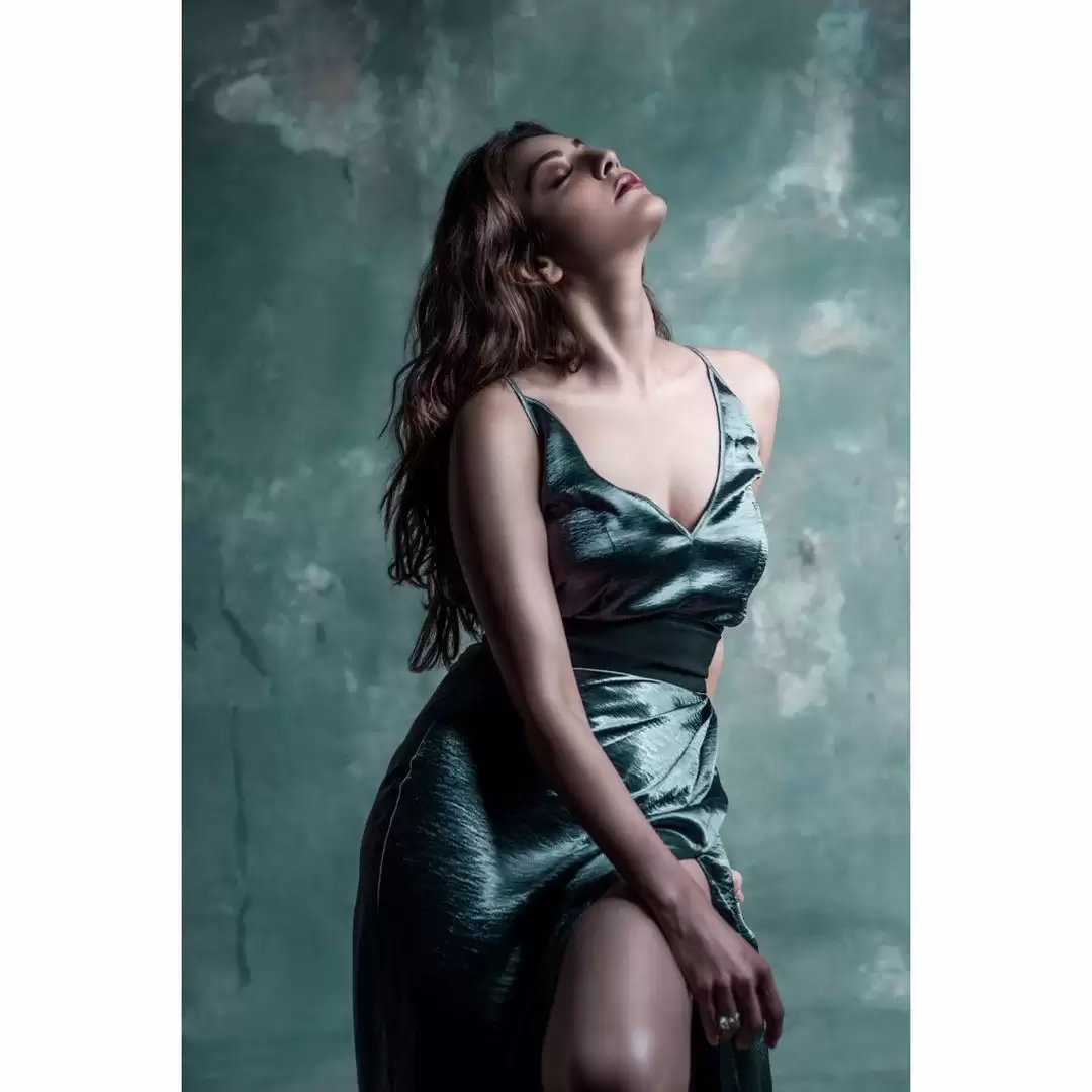 Kajal Aggarwal ने उड़ाई फैंस के रातों की नींद, देखे तस्वीरें