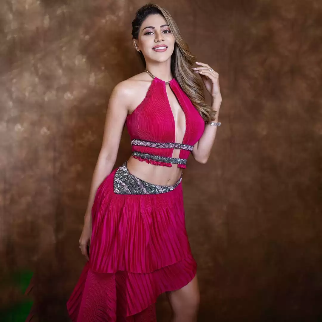 Nikki Tamboli है टीवी की सबसे बोल्ड बाला, देखे तस्वीरें