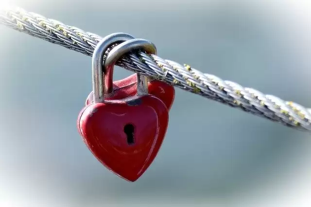 Promise day 2021: प्रॉमिस- डे पर अपनी गर्लफ्रेंड से करें ये छोटे- मोटे वादे