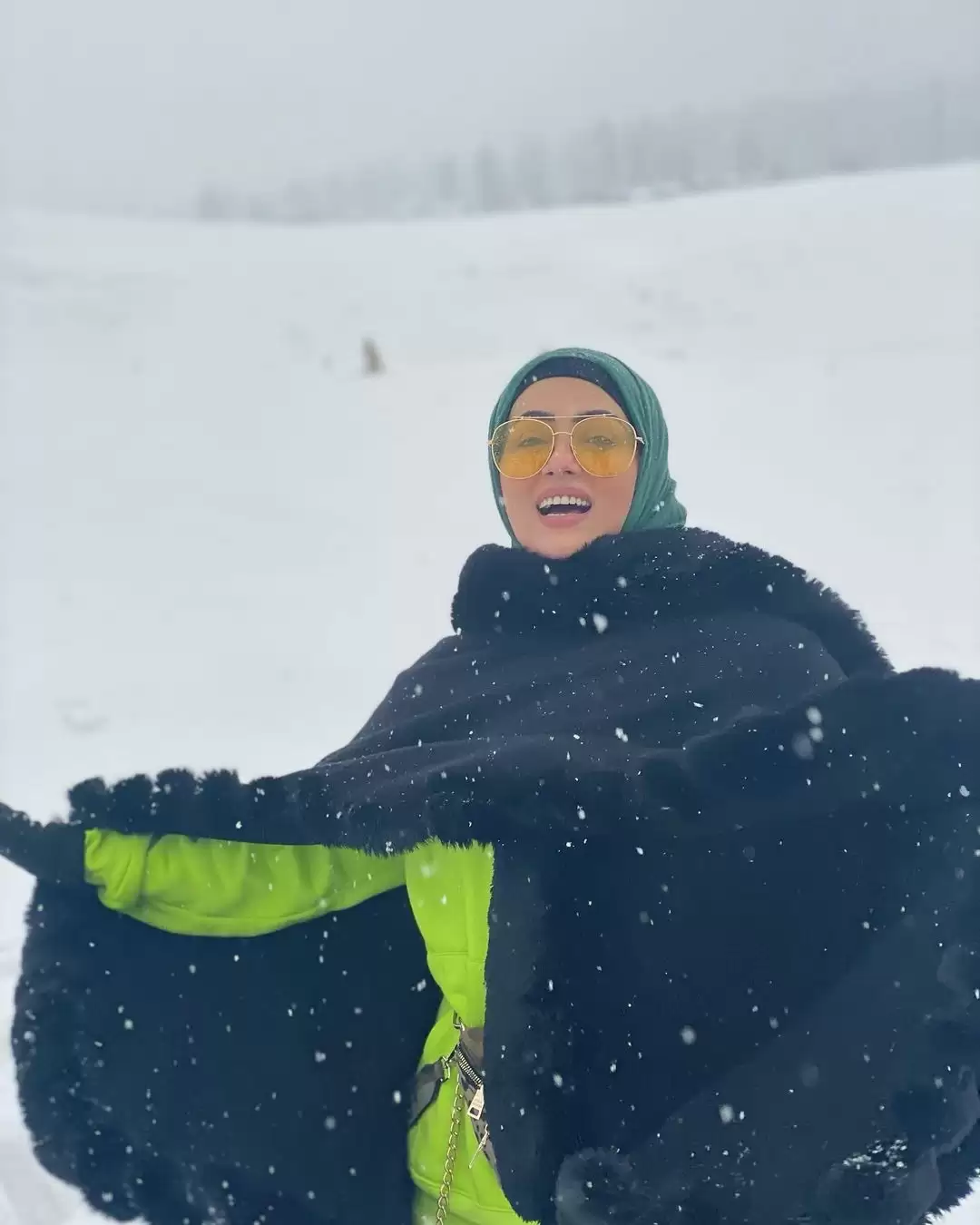 Sana Khan Honeymoon Pics: इस तरह सना खान ने अपने शौहर के साथ किया अपना हनीमून एंज्वॉय, देखे तस्वीरें