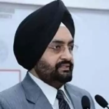 उत्तराखंड: कुर्सी संभालते ही धामी ने ओमप्रकाश को हटाया, एसएस संधू बने नए मुख्य सचिव