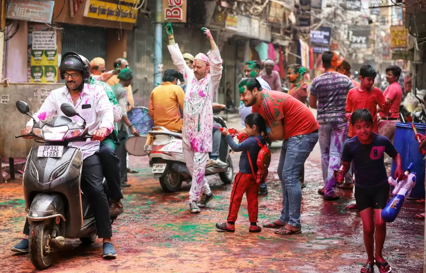 Holi 2022 Special: सौ साल पुरानी रिवायत है, जो आया वह रंग गया