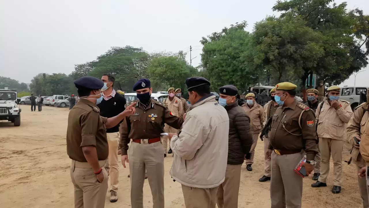 सीएम हुए नाराज तो अधिकारियों पर गिरेगी गाज
