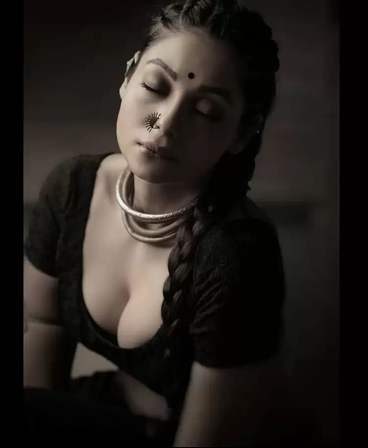 ‘मिर्जापुर’ की जरीना बेगम Anangsha Biswas का देखे ये हॉट लुक!!