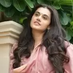ग़रीब लड़की को ऑनलाइन पढाई के लिए तापसी ने भेजा iPhone