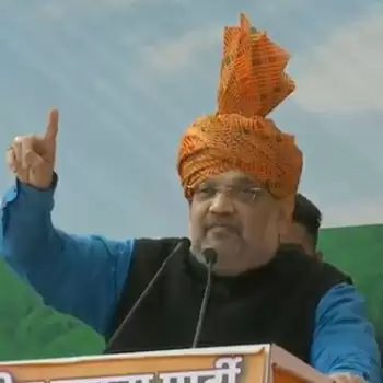 मोदी के पीएम रहते किसानों से कोई ज़मीन नहीं छीन सकता: अमित शाह