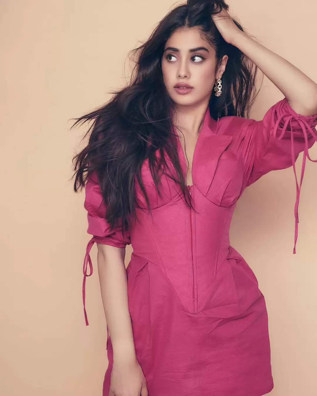 Janhvi Kapoor का कातिलाना अंदाज, देखकर आप भी कहेंगे- अरे वाह!