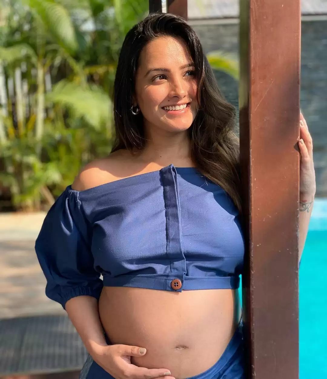 Anita Hassanandani ने शेयर कीं बेबी बंप के साथ बोल्ड तस्वीरें, देखे तस्वीरें