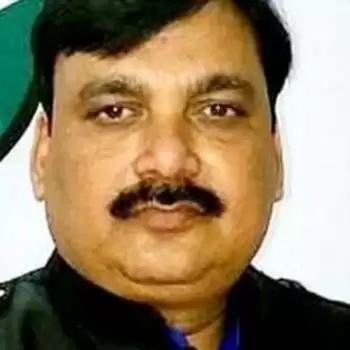 तथाकथित गंगा पुत्र को ढूंढ रही है यूपी की जनता: अशोक सिंह