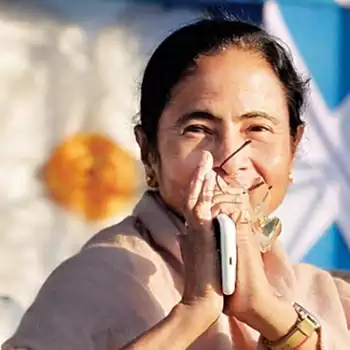 पश्चिम बंगाल में सभी को मुफ्त कोरोना वैक्सीन, ममता बनर्जी का एलान