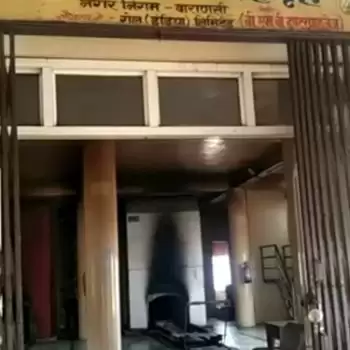 वाराणसी में शवों के दाह संस्कार का काम रुका, शवदाह गृह में लगे ब्लोअर के पंखे पिघले
