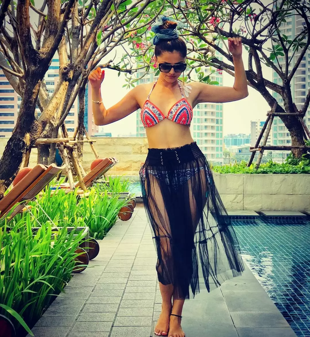Rubina Dilaik ने भरपाया कहर, अदाएं देख उड़ जाएंगे होश