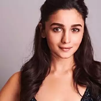 ये है आलिया भट्ट का स्किन केयर सीक्रेट, आपको मिलेगी हेल्दी और ग्लोइंग त्वचा