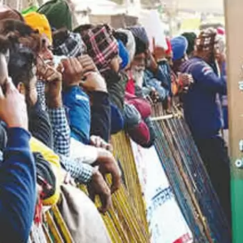 ज़मीनी दुनिया के साथ अब आभासी दुनिया में भी ज़ोरदार लड़ाई के मूड में किसान