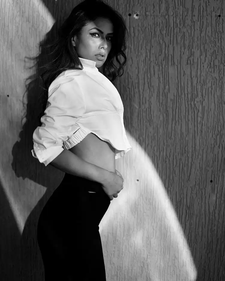 Nia Sharma की ये बोल्ड तस्वीरें दिल थाम कर देखें!