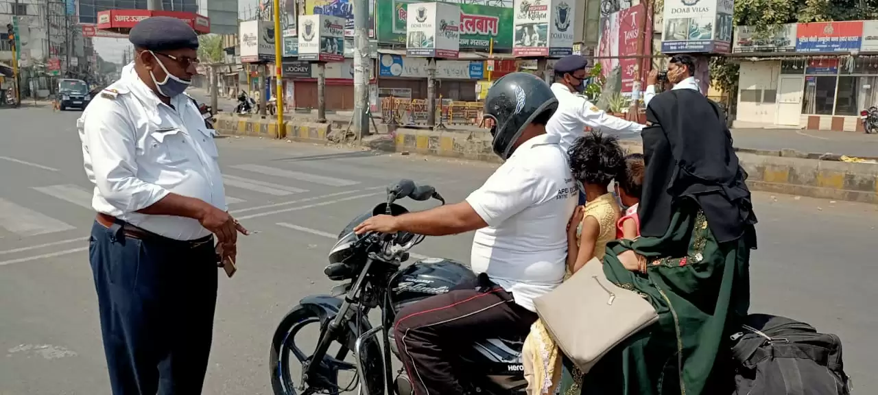 लाॅकडाउनः सड़कों से लेकर मोहल्लों तक परसा सन्नाटा