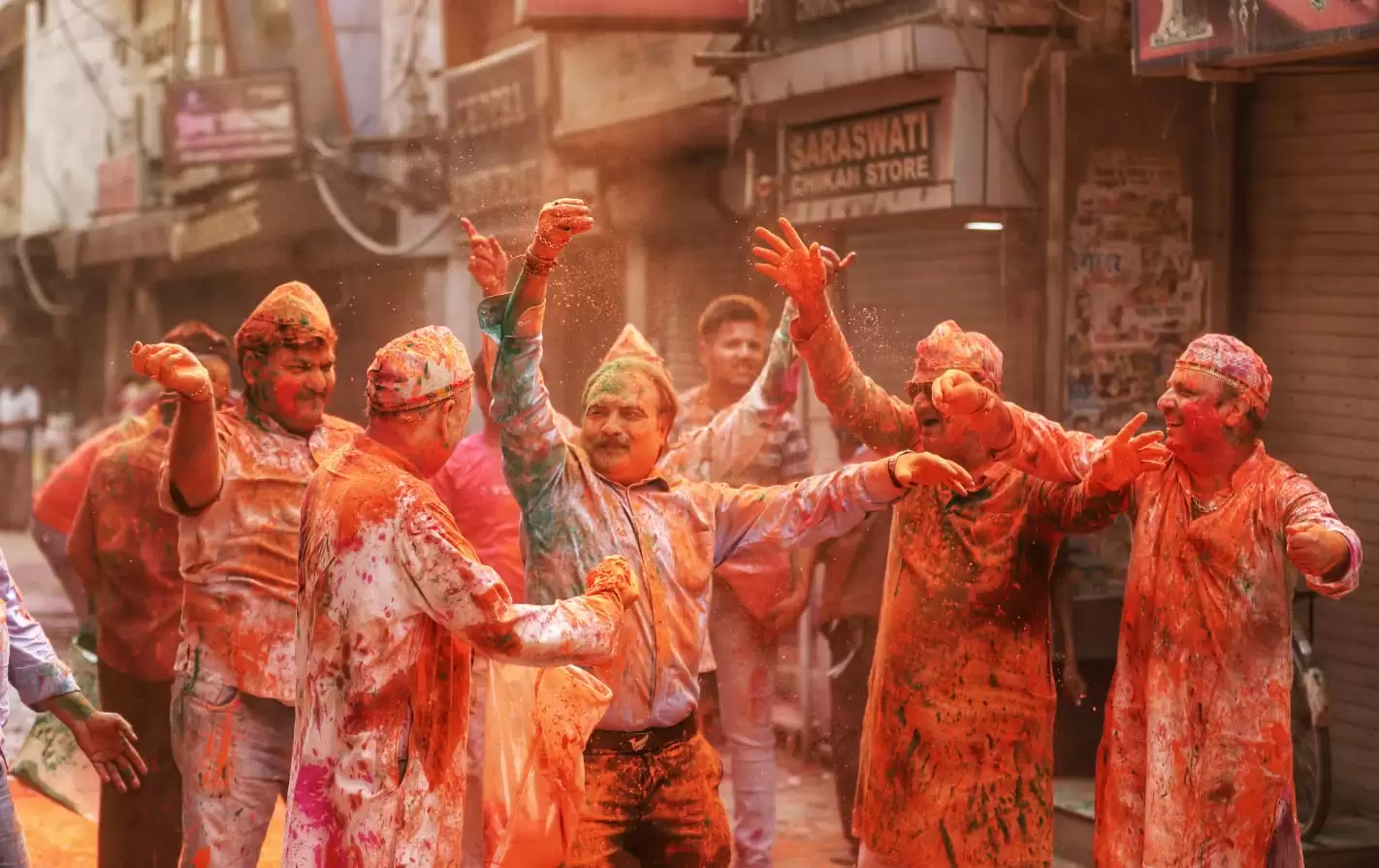 Holi 2022 Special: सौ साल पुरानी रिवायत है, जो आया वह रंग गया