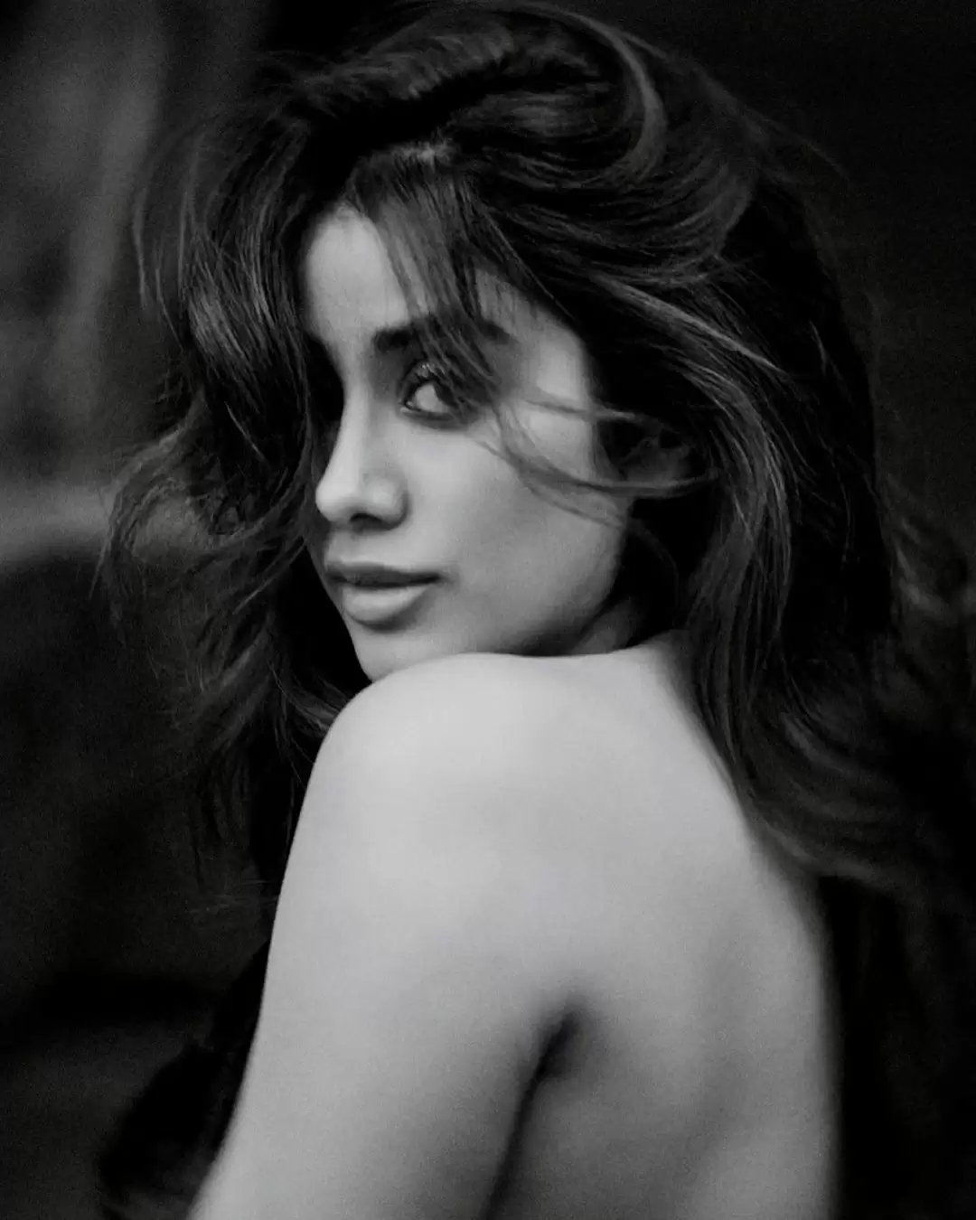 Janhvi Kapoor ने कराया बोल्ड शूट, देखे ये तस्वीरें