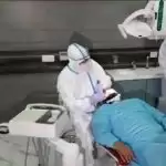 पीपीई किट पेशेंट पहनता है तभी मिलती है क्लीनिक में एंट्री