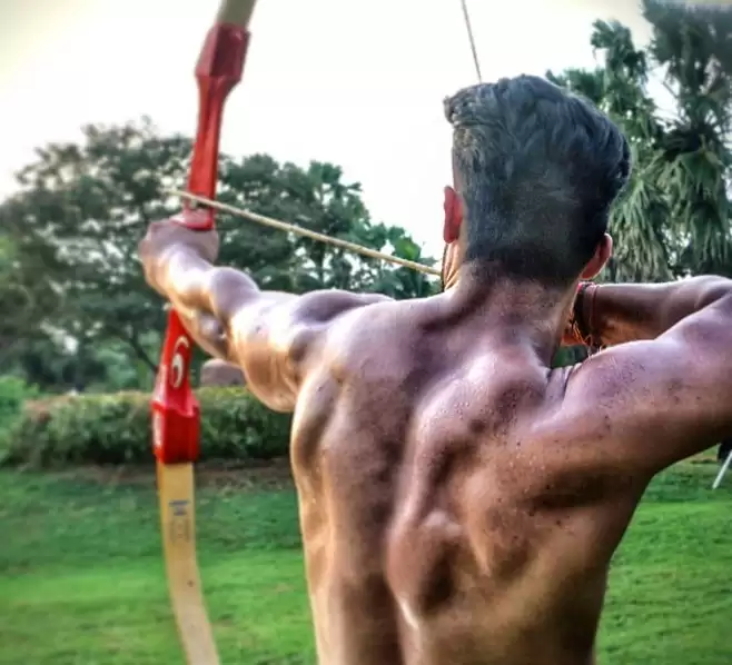 Nia Sharma ने Ravi Dubey के संग दिए ऐसे पोज जिसको देख कर उनके फैंस के उड़ रहे है होश, देखे तस्वीरें