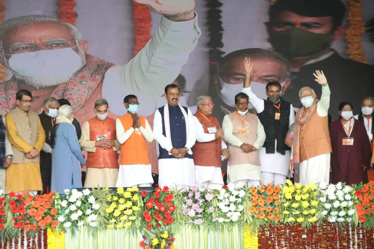 जिस मार्ग पर युवा चलेंगे वही देश का मार्ग हैः पीएम मोदी