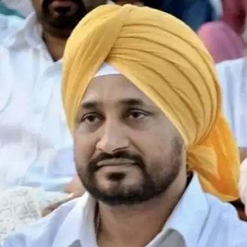 राज्यपाल से मिले चरणजीत सिंह चन्नी, कल लेंगे मुख्यमंत्री पद की शपथ