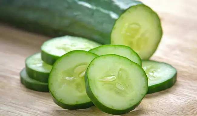 गर्दन के कालेपन से छुटकारा पाने के लिए इनमें से कोई एक उपाय जरूर आजमाएँ