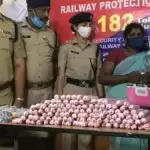 केरल में यात्री ट्रेन से विस्फोटक बरामद, महिला गिरफ्तार