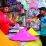 Holi 2022: रंगों के व्यापार से चंद दिनों में हो जाएंगे मालामाल, खुद बनाए रंगों से मिलेगा अच्छा लाभ