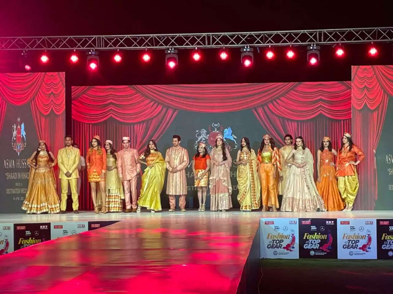 Khadi in Shaadi: अब खादी के गरारे में सजेंगे दुल्हा-दुलहन