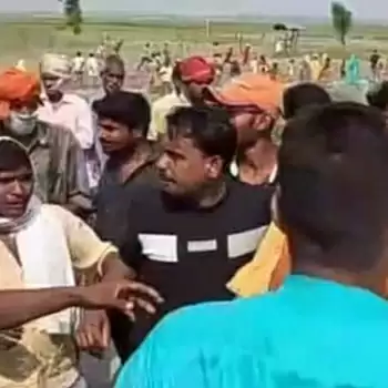 यूपी: CO-SO और SDM के सामने भाजपा नेता ने युवक को मारी गोली, मौत