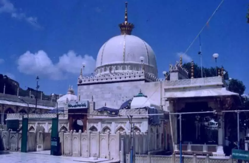 अजमेर घूमने जाने का प्लान है तो इन जगहों पर जरूर जाएं
