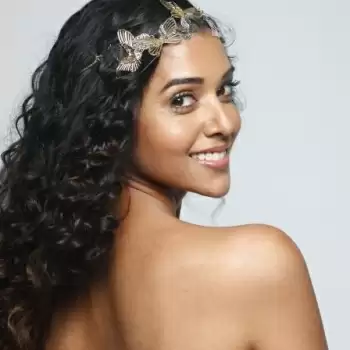 Viral Photos: आश्रम ( वेब सीरीज ) के किदार डॉक्टर नताशा से मशहूर हुई, Anupriya Goenka