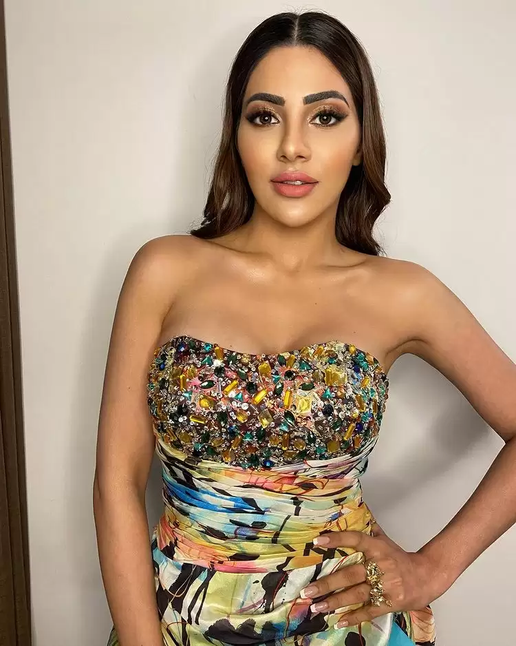 Nikki Tamboli Hot