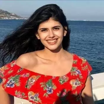 अकेलेपन से परेशान हैं संजना सांघी